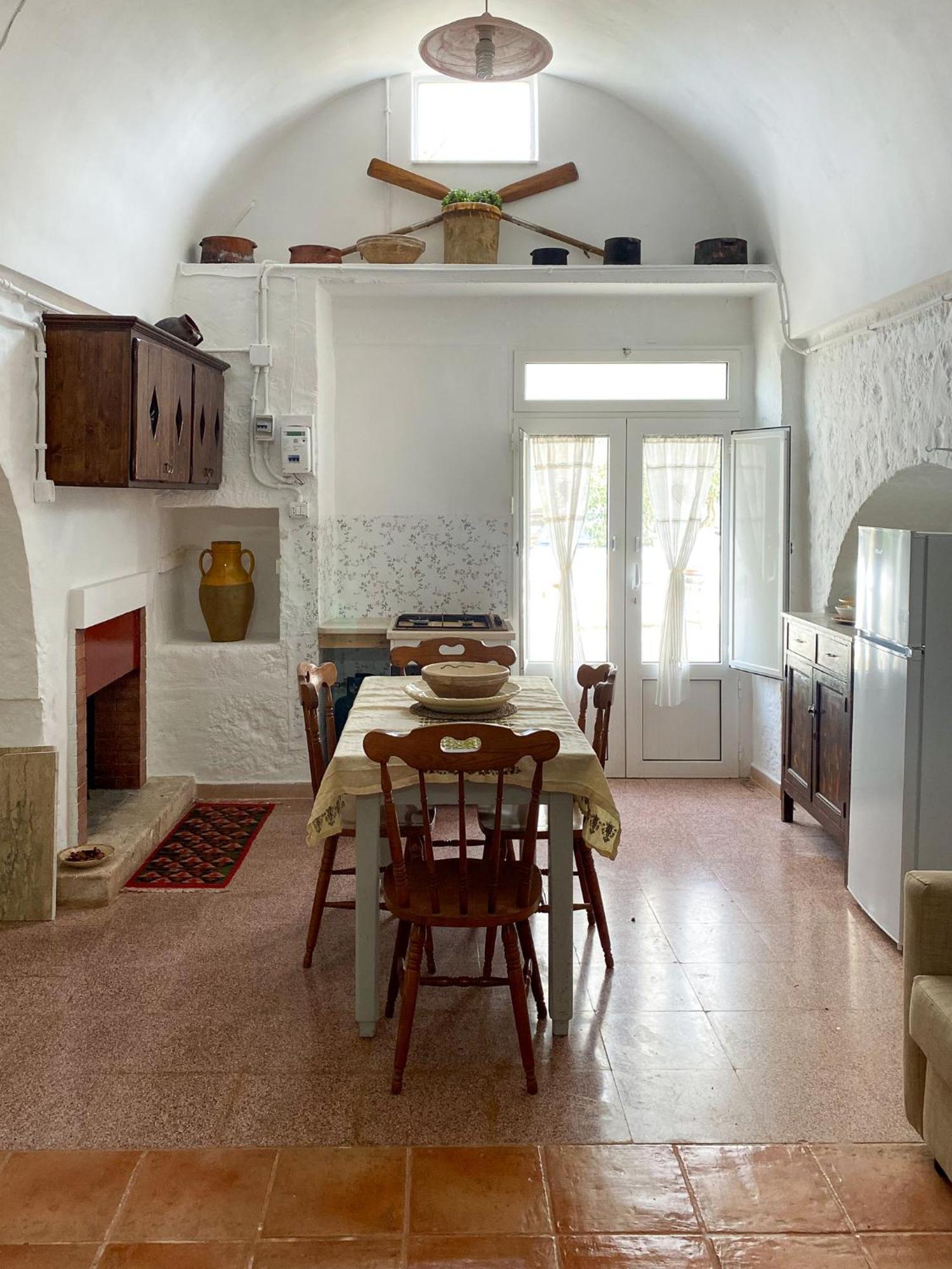 Trullo Pinto Apartment Locorotondo Exterior photo